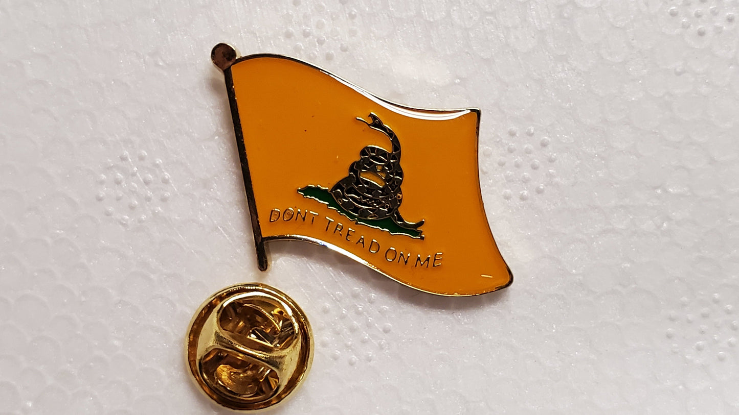 Gadsden Don't Tread On Me Wavy Flag Lapel Pin